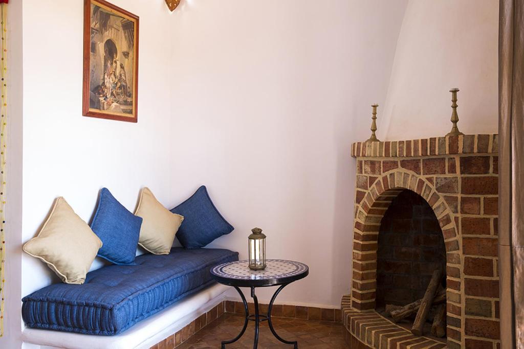 Riad Les Trois Merveilles 에사우이라 외부 사진