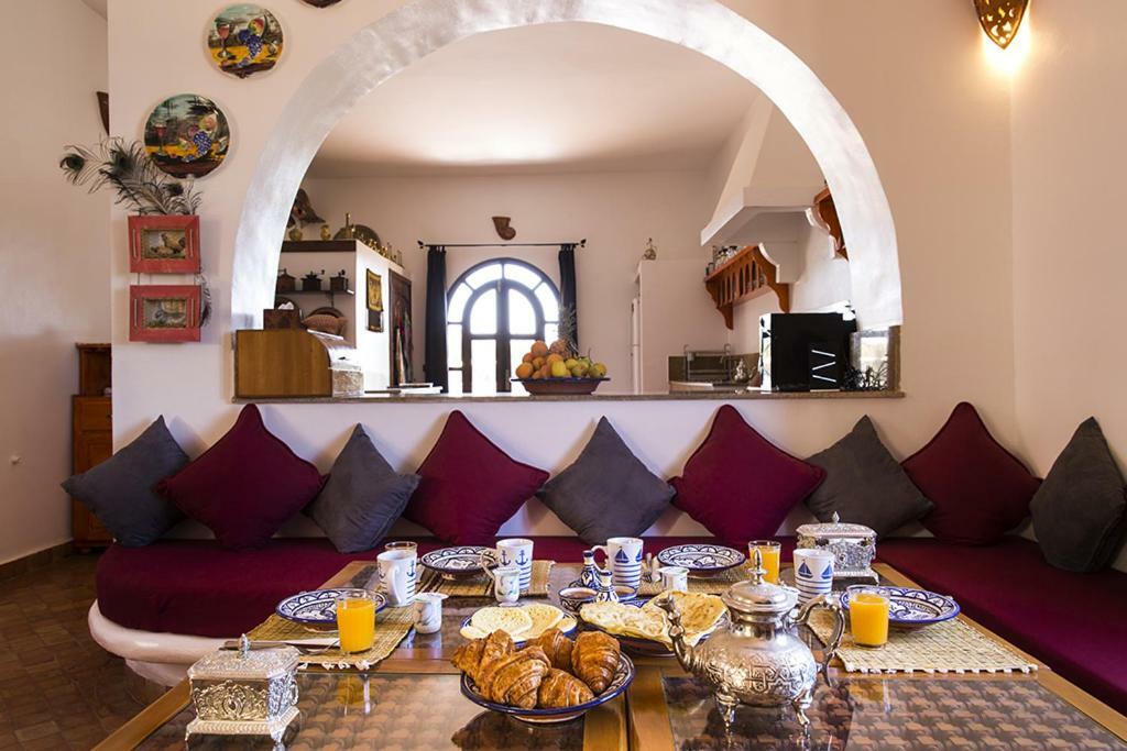 Riad Les Trois Merveilles 에사우이라 외부 사진