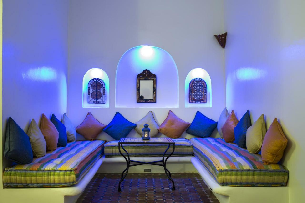Riad Les Trois Merveilles 에사우이라 외부 사진